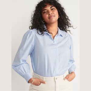 Old Navy Long-Sleeve Striped Cotton-Poplin Shirt in white and blue size M